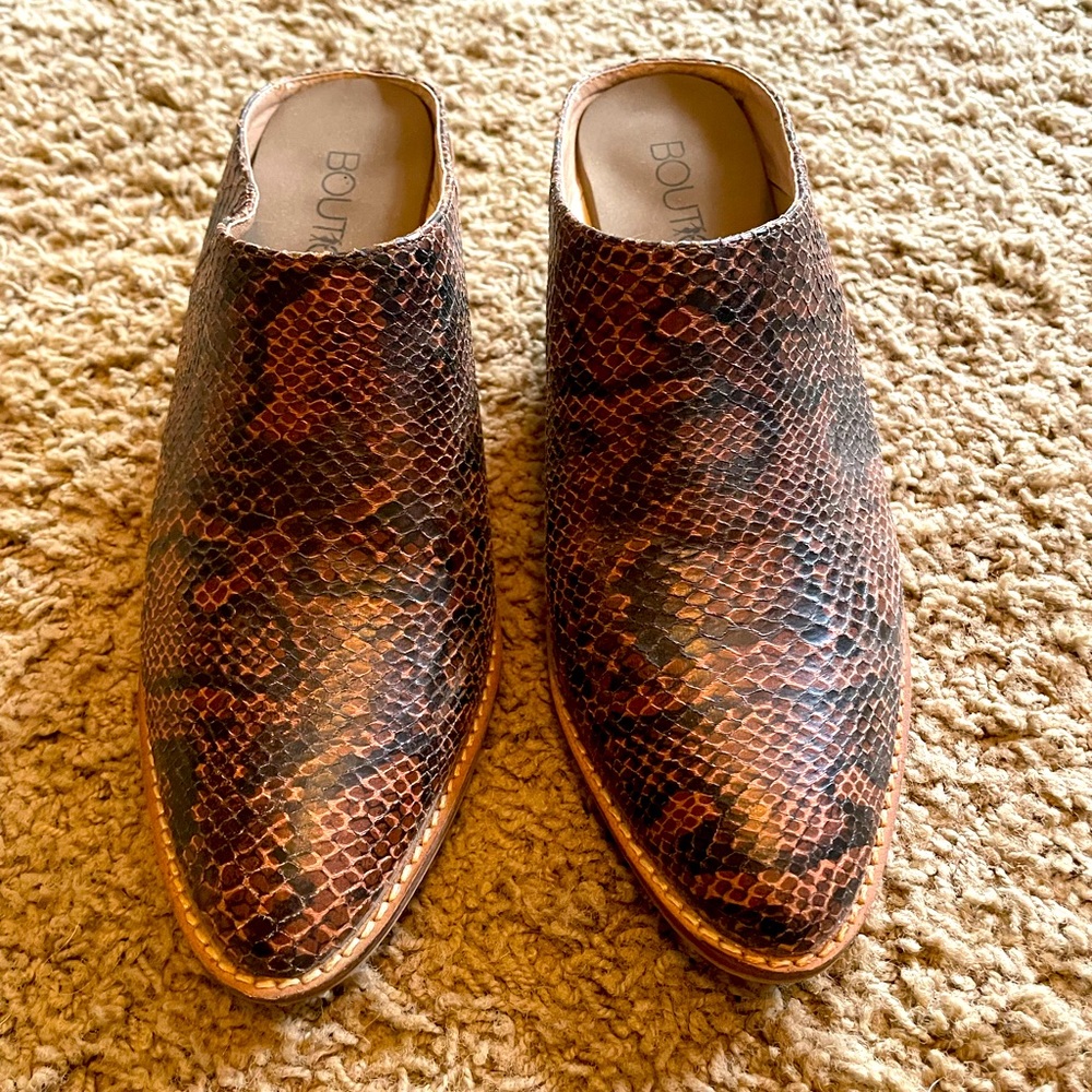 Cute Boutique By Corkys Mules. Size 9. Minimal wear. EUC.